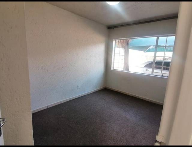 2 BEDROOM PROPERTY TO RENT IN KENLEAF